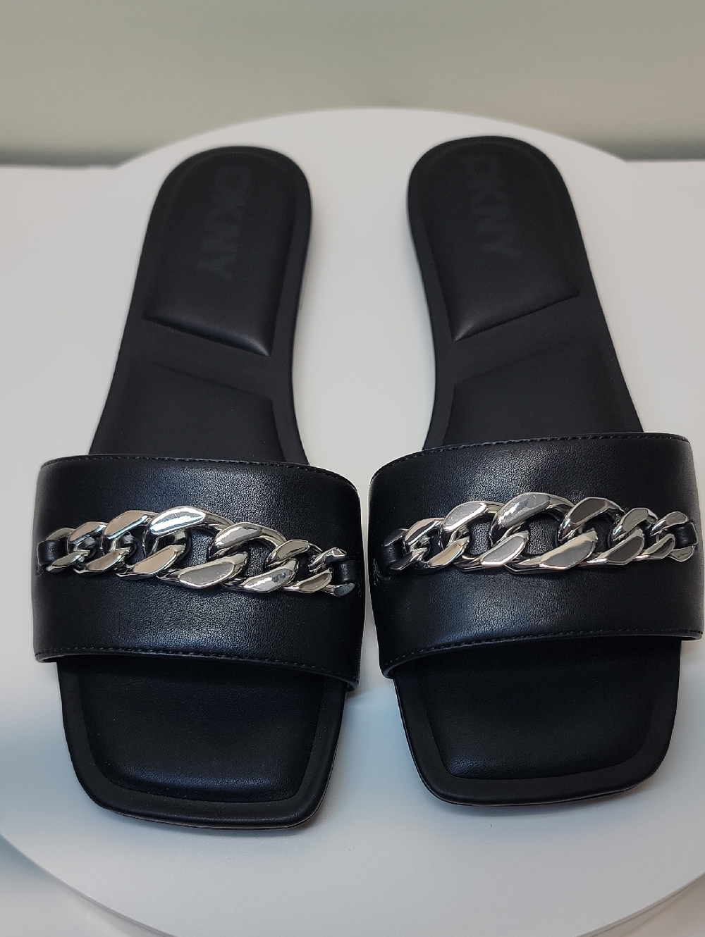 DKNY NEW IN BOX BLACK FLAT SLIDE SUMMER SANDALS W/SILVER CHAIN - Picture 6 of 10